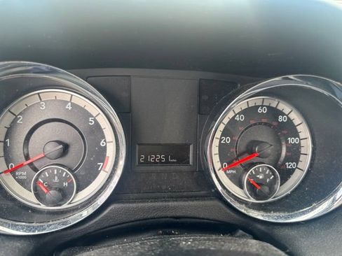 Used 2018 Dodge Grand Caravan SXT FWD image 42