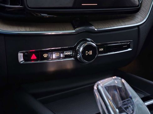New 2026 Volvo XC60 B5 Plus w/ Climate Package image 25