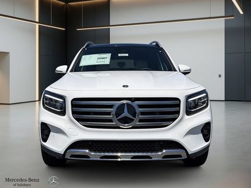 Used 2026 Mercedes-Benz GLB 250 4MATIC image 2
