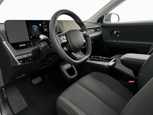 New 2025 Hyundai Ioniq 5 SE image 14