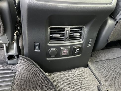 Used 2019 Nissan Titan PRO-4X w/ Pro-4x Convenience Package image 30