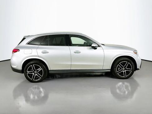Used 2024 Mercedes-Benz GLC 300 4MATIC image 4