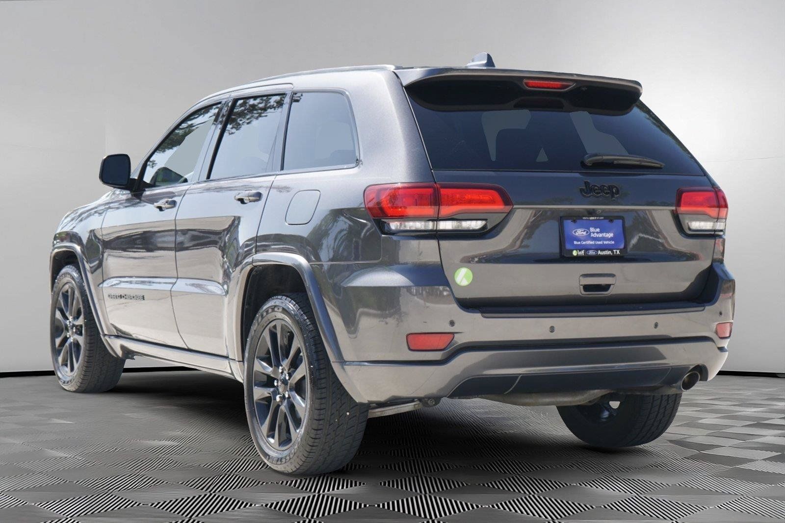 Used 2018 Jeep Grand Cherokee Altitude RWD image 6