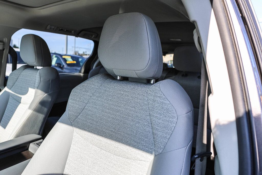Certified 2023 Toyota Sienna LE w/ LE Plus Package FWD image 15
