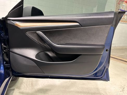 Used 2022 Tesla Model 3 Long Range AWD/4WD image 10