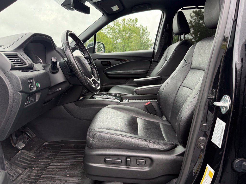 Used 2023 Honda Passport Elite image 11