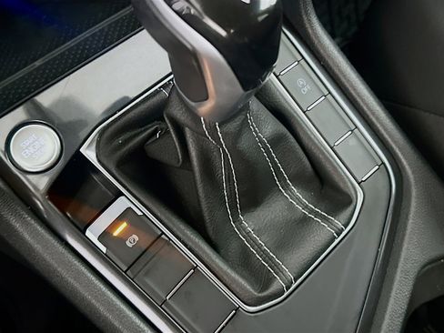 Used 2023 Volkswagen Tiguan SE image 24