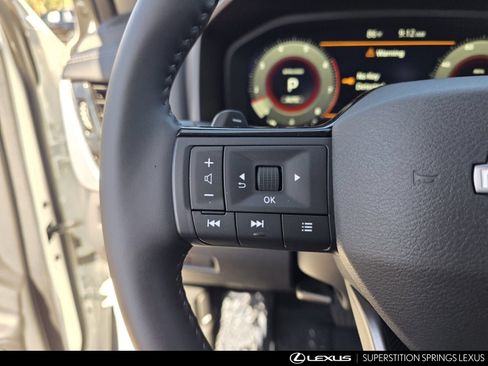 Used 2025 Nissan Rogue SL AWD/4WD image 24