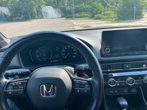 Used 2024 Honda Civic Sport image 8