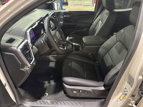 New 2026 GMC Canyon Elevation w/ Convenience Package image 16