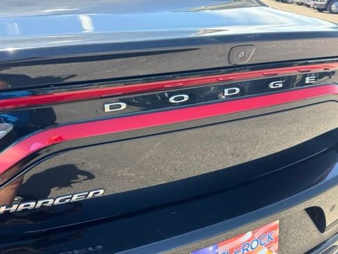 Used 2022 Dodge Charger SXT RWD image 18