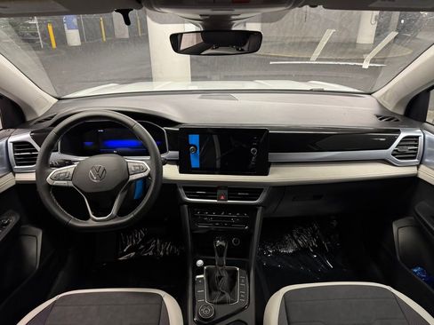 New 2025 Volkswagen Taos SE image 7