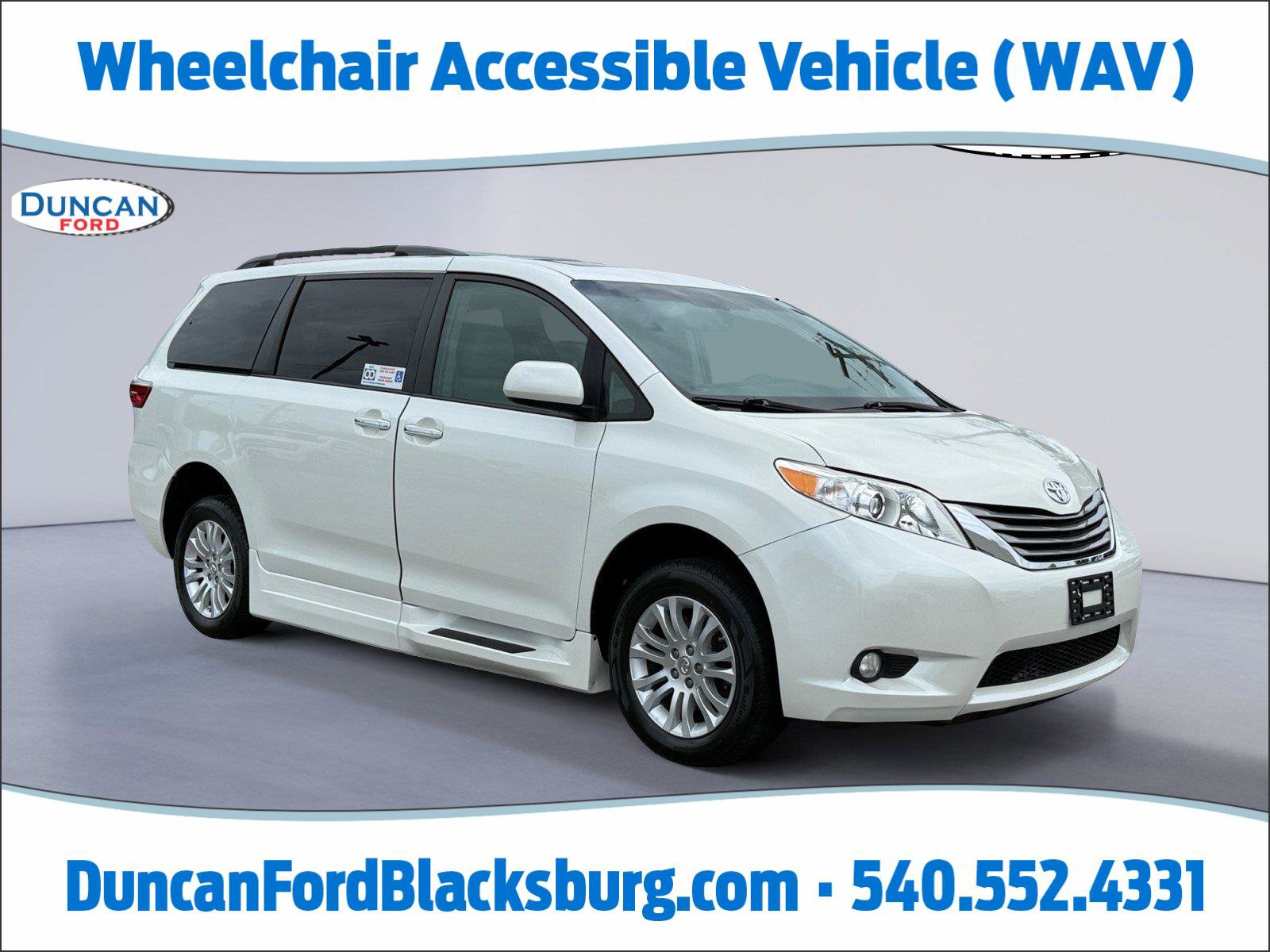 Used 2017 Toyota Sienna XLE w/ XLE Navigation Package FWD image 1