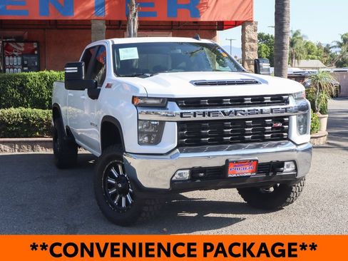 Used 2022 Chevrolet Silverado 2500 LT w/ Convenience Package AWD/4WD image 2