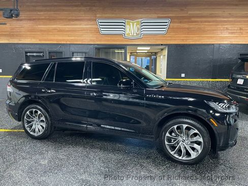 Used 2025 Lincoln Aviator AWD w/ Jet Appearance Package image 1