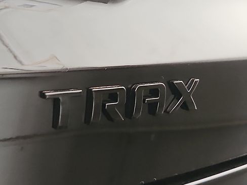 New 2026 Chevrolet Trax LT w/ Sunroof Package FWD image 5