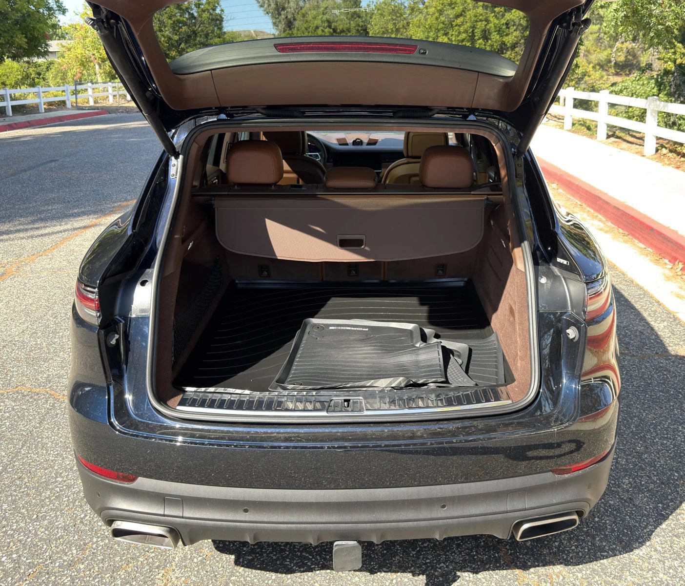 Used 2021 Porsche Cayenne AWD/4WD image 9