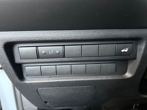 New 2025 Mitsubishi Outlander SE image 31