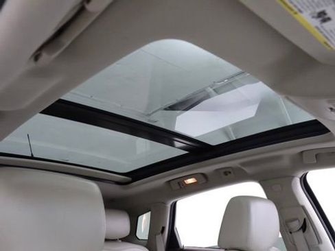 Used 2014 Cadillac SRX Premium image 34