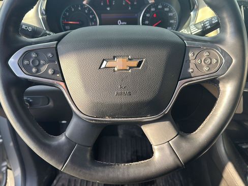 Used 2023 Chevrolet Traverse LT image 14