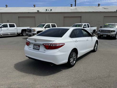 Used 2016 Toyota Camry SE image 10