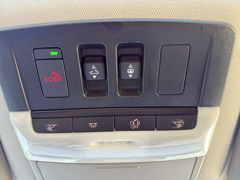 Used 2023 Nissan Pathfinder Platinum w/ Black Appearance Package FWD image 34