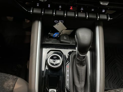 Used 2024 Chevrolet Colorado ZR2 w/ Technology Package image 26