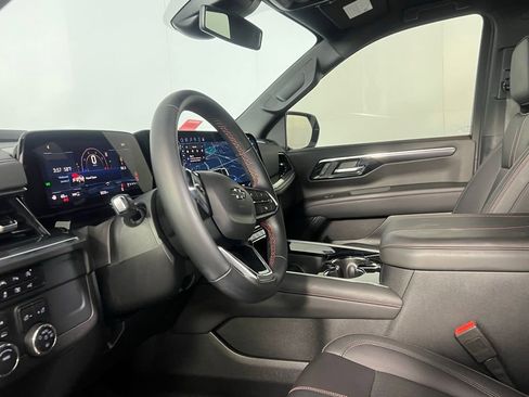 Used 2025 Chevrolet Suburban RST image 24