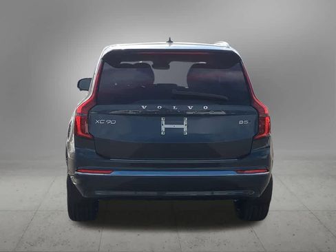 New 2026 Volvo XC90 B5 Plus w/ Protection Package Premier image 5