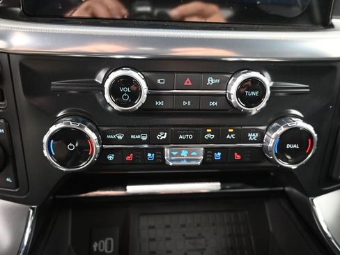 New 2025 Ford F150 Lariat w/ Equipment Group 502A High image 38