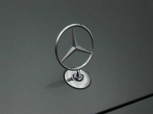 Used 2023 Mercedes-Benz S 500 4MATIC image 26