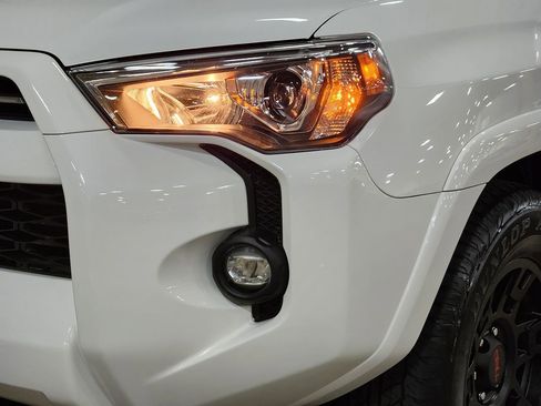 Used 2022 Toyota 4Runner SR5 image 14