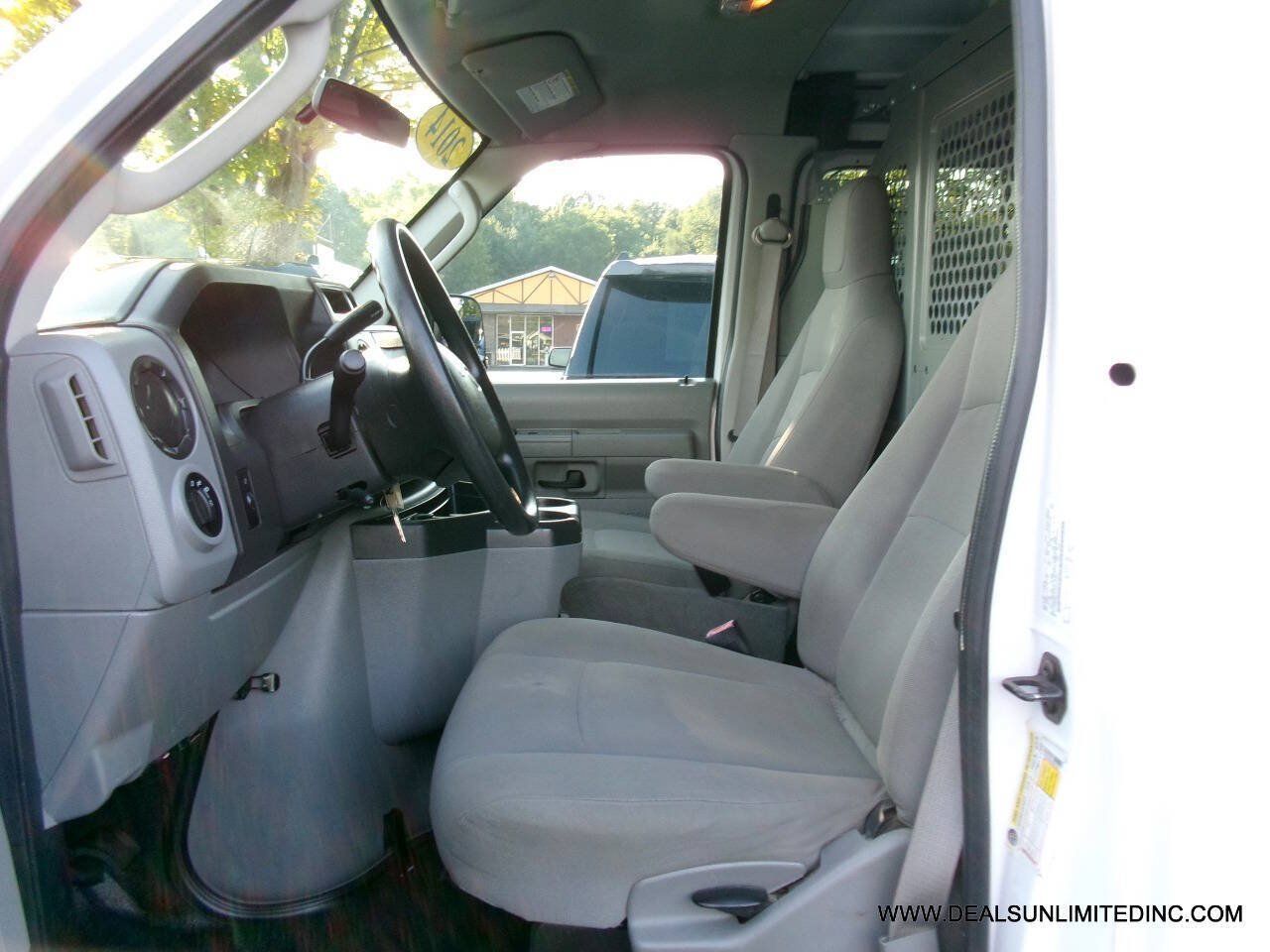 Used 2014 Ford E-250 and Econoline 250 w/ Power Group RWD image 8