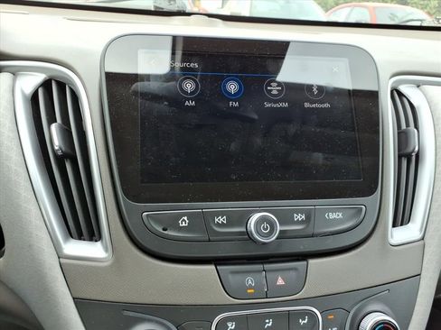 Used 2025 Chevrolet Malibu LT image 16