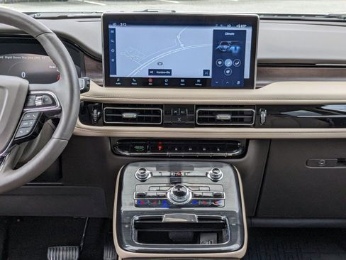 Certified 2023 Lincoln Nautilus Reserve w/ Equipment Group 201A image 20