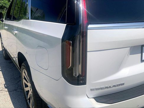 Used 2022 Cadillac Escalade Premium Luxury Platinum AWD/4WD image 29