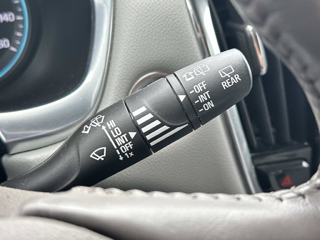 Used 2021 Chevrolet Traverse Premier FWD image 25