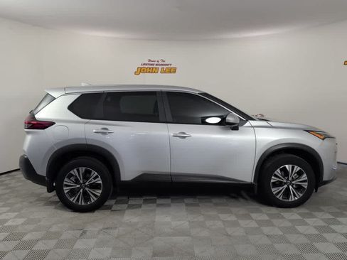 Used 2023 Nissan Rogue SV FWD image 8