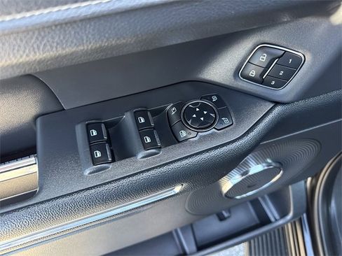 Used 2024 Ford Expedition XLT image 39