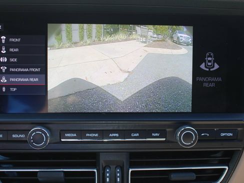 Used 2021 Porsche Macan image 53