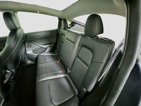 Used 2023 Tesla Model Y 2WD image 27