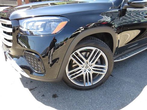 Used 2026 Mercedes-Benz GLS 450 4MATIC image 23