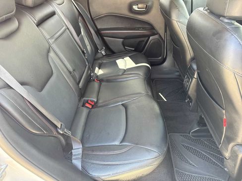 Used 2017 Jeep Compass Trailhawk w/ Leather Interior Group AWD/4WD image 19