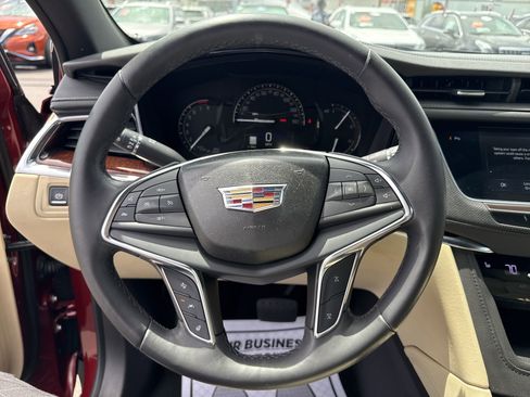 Used 2018 Cadillac XT5 Luxury w/ Driver Awareness Package image 16