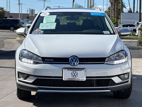 Certified 2019 Volkswagen Golf Alltrack SE image 10