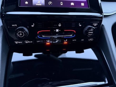 Used 2024 Jeep Grand Cherokee L Laredo w/ Luxury Tech Group I image 26