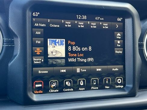 Used 2023 Jeep Wrangler Unlimited Sahara image 21