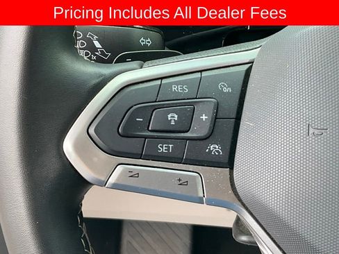 Used 2024 Volkswagen Atlas SE w/ Panoramic Sunroof Package FWD image 16