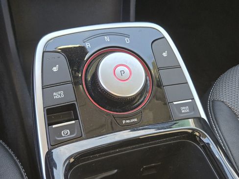 Certified 2022 Kia Niro EX image 22