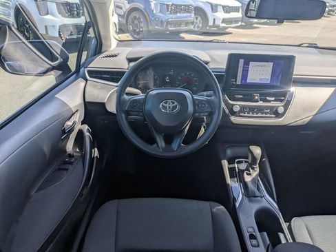 Used 2025 Toyota Corolla LE FWD image 15